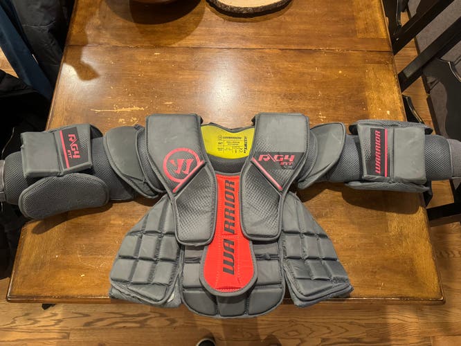 2021 Warrior Ritual G4 Intermediate Small/Medium Goalie Chest and Arm Protector