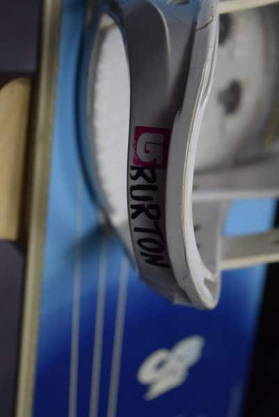 BURTON CARA-BETH BURNSIDE SNOWBOARD SIZE 139 CM WITH BURTON