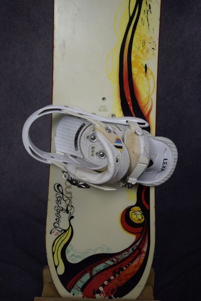 BURTON FEELGOOD SNOWBOARD SIZE 141 CM WITH BURTON MEDIUM