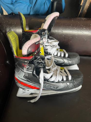 Senior Bauer Regular Width 10 Vapor X2.9 Hockey Skates