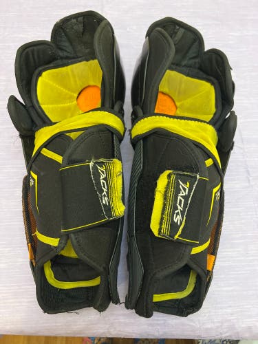 Senior CCM Tacks 7092 Hockey Shin Pads