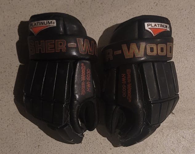 Used Sher-Wood HWI-5030 Gloves 13"