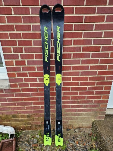 Fischer Word Cup FIS 158 SL - Used 2022 in GREAT shape with 11 Din Bindings