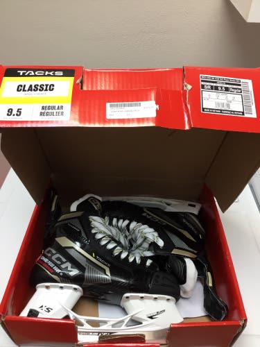 CCM Tacks Classic Sr Size 9.5 R Hockey Skates