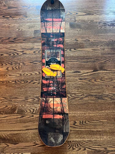 Men's Rome SDS Without Bindings Medium Flex True Twin Mod Rocker Snowboard