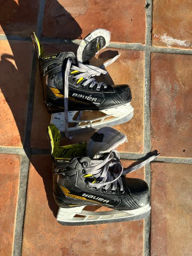 Youth Bauer Supreme M4 - Size 12.5 R