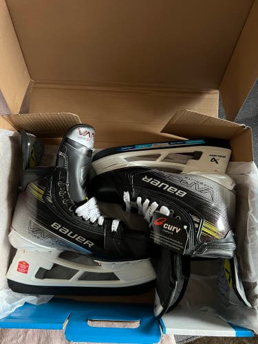 NEW Bauer Hyperlite 2 Skates w/ extras