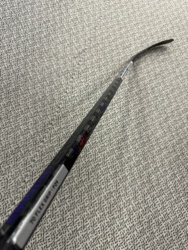 CCM Trigger 7 70 flex P29 curve left hand stick
