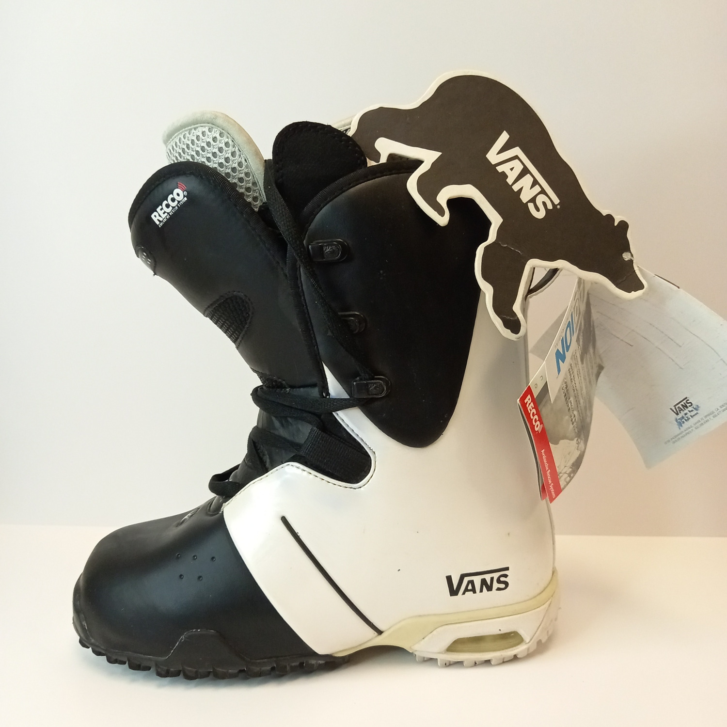 Brand New Women's Size 6.0 (Women's 7.0) Vans Tara Dakides Snowboard Boots