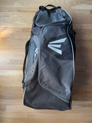 Easton Wheeled Catcher’s Bag