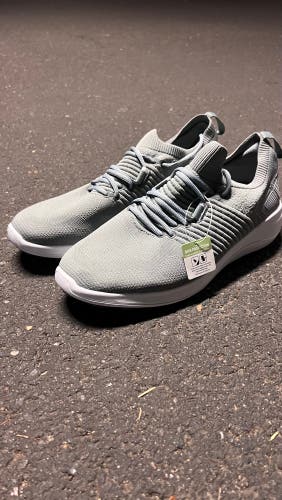 BEAND NEW FootJoy Flex XP Spikeless Golf Shoes - Grey