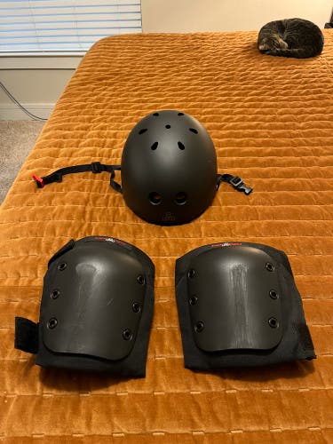 Triple 8 Helmet (large) + Knee Pad (medium) Bundle