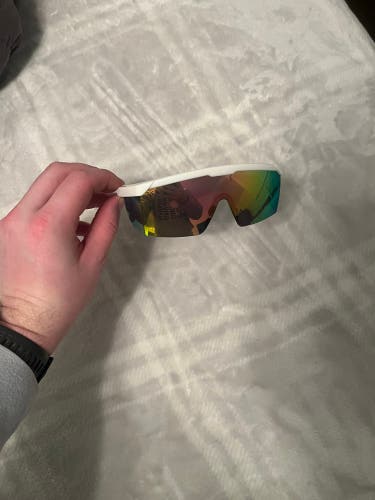 White And Mirror Lens Sunglasses