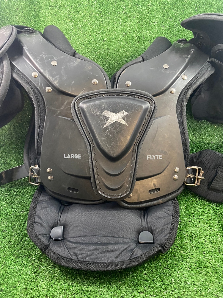 Xenith Youth Large Flyte Shoulder Pads -Used