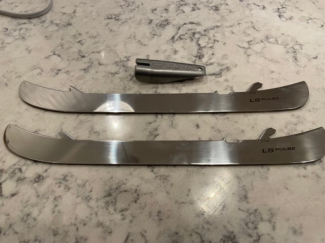 New Bauer Tuuk LS PULSE 254 mm