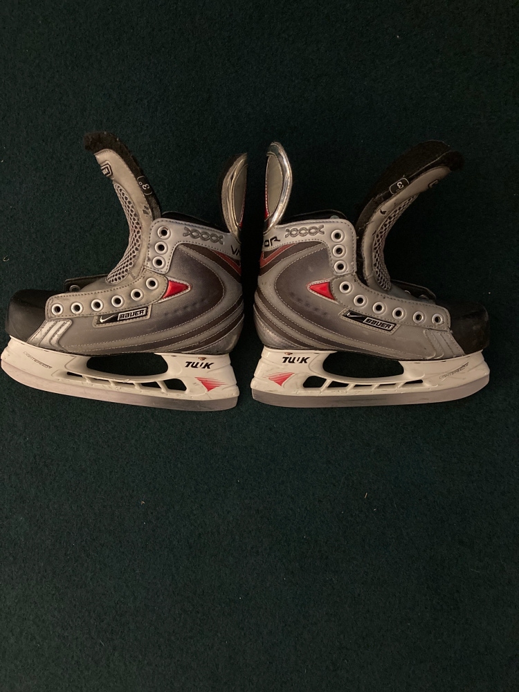 Nike Bauer Size 3 Vapor x40 Hockey Skates