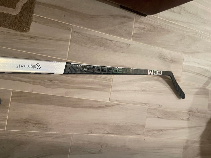 Senior Right Handed P29 Jetspeed FT6 Pro Hockey Stick