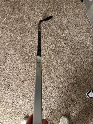 Senior Right Handed P29 Jetspeed FT6 Pro Hockey Stick