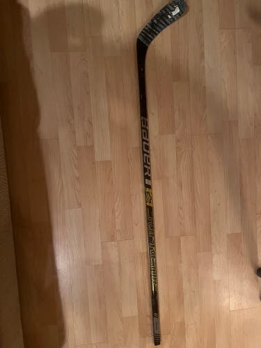 Senior Right Handed P28  Supreme 2S Pro Hockey Stick