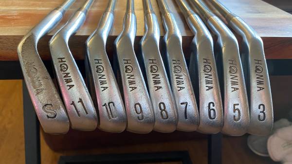 Men's Used Honma Left Hand LB-708/CB-606 Iron Set Regular Flex 11 Pieces Graphite Shaft