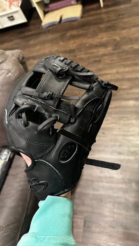 Like New Boombah Veloci 11.5" Baseball Glove