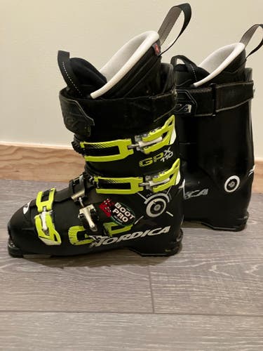 Men's Used Nordica GPX 110 Ski Boots (size 26/26.5)