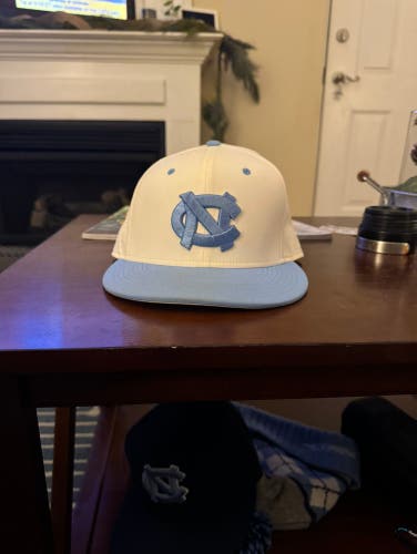 UNC Tar Heels - Team Issued Baseball Hat. Off-White / Crème color