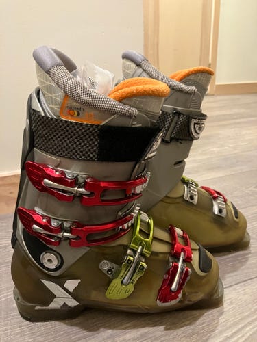 Women's Used Salomon  X-Wave 9 Ski Boots (size 24)