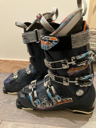 Men's Used Nordica Enforcer Pro Ski Boots (size 7.5)
