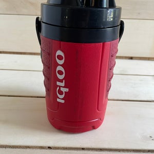 Igloo Sport Hook 1/2 Half Gallon Water Cooler Jug Grey Spout Performance
