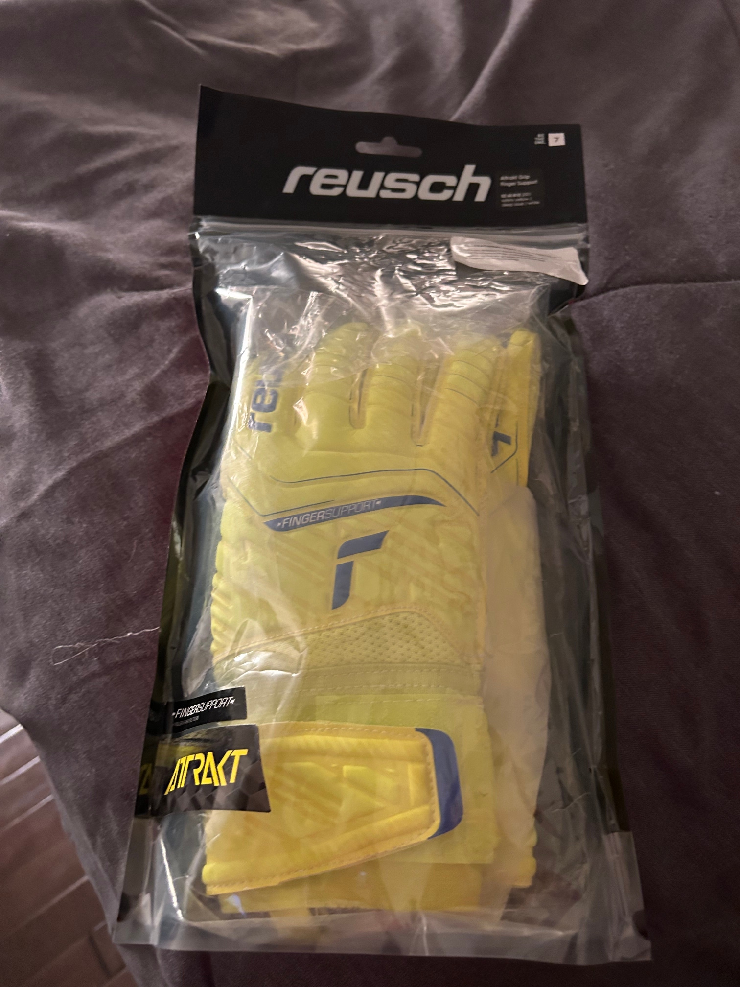 New Youth Large Reusch Goalie Gloves - Size 7