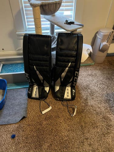 34" CCM Extreme Flex E4.5 Goalie Leg Pads