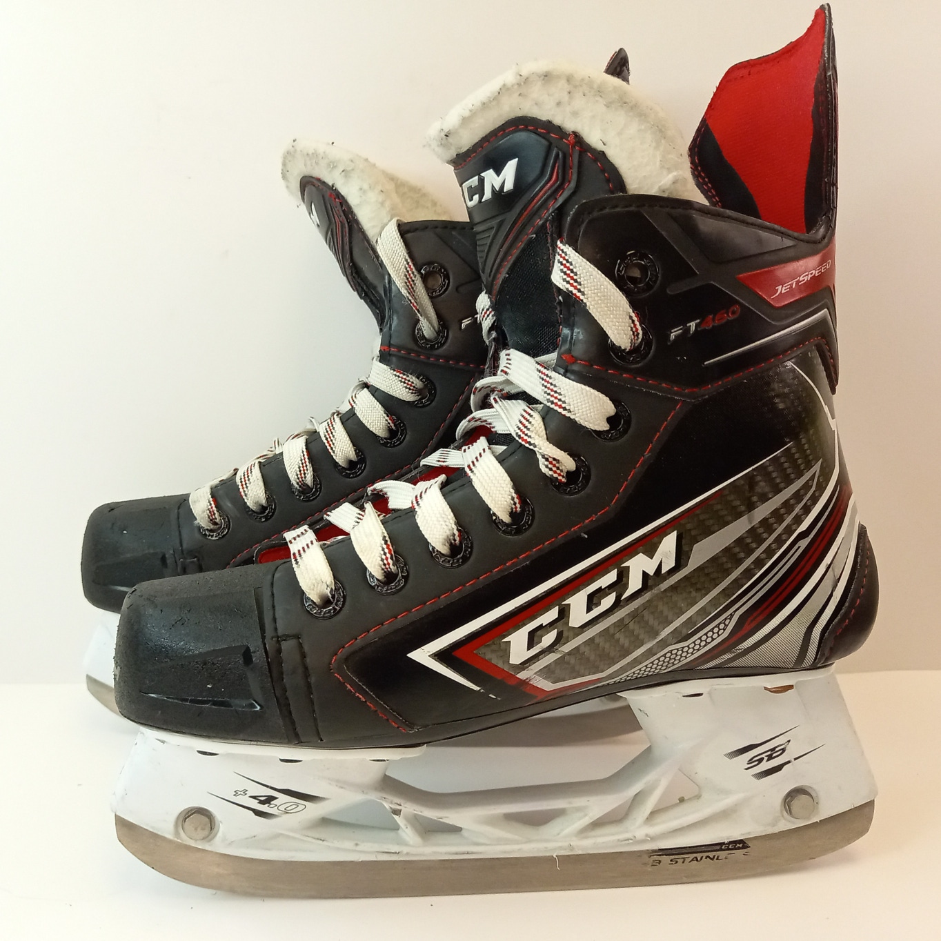 Junior Used CCM JetSpeed FT460 Hockey Skates Size 2.5 Skate (Boys 3.5 US Shoe)