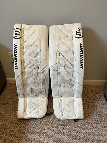 31" Warrior  Ritual G4 Goalie Leg Pads