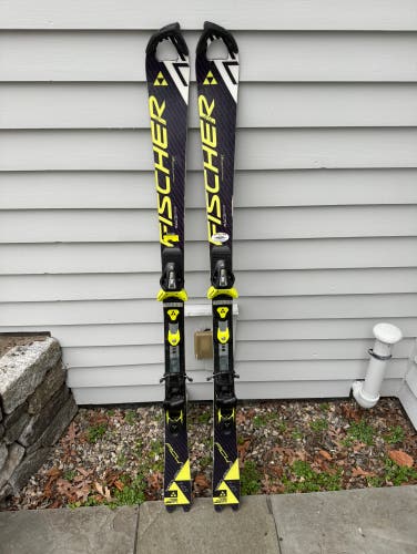 Used Fischer 145 slalom skis