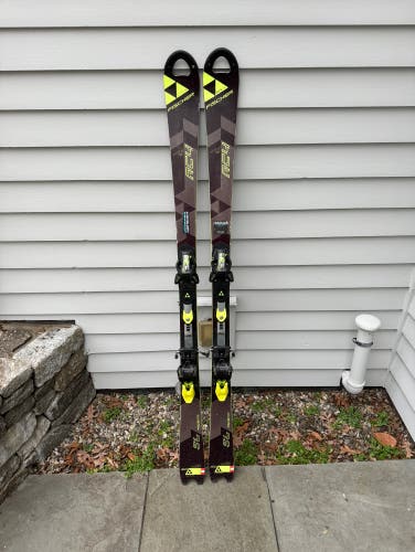 Used Fischer 150 slalom skis