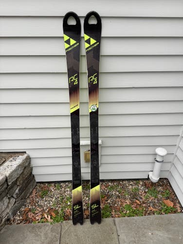 Used Fischer 158 slalom skis