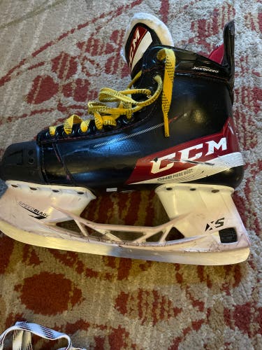Size 8 US CCM Jet Speed ft475 skates extra laces and blades