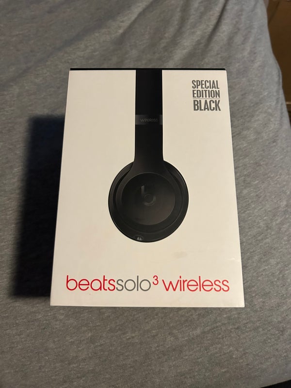 New Beats Solo 3 Wireless Headphones