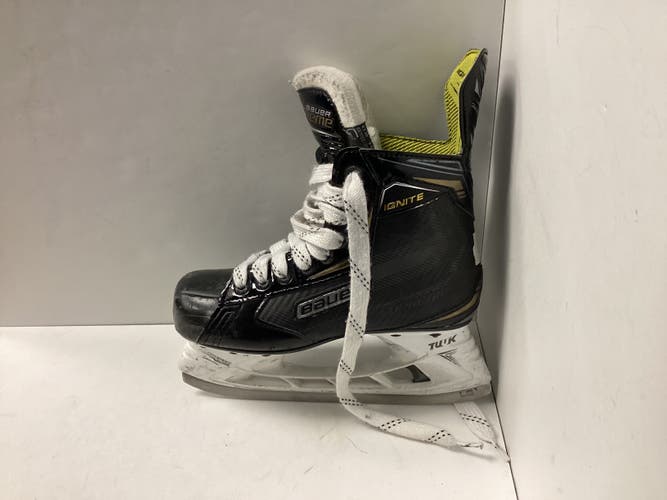 Bauer Ignite Hockey Skates Size 5
