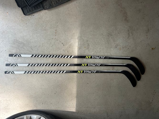 Senior Left Hand P28 Alpha LX Team Hockey Stick