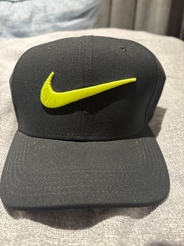 Green & Black Nike Fitted Dryfit Hat