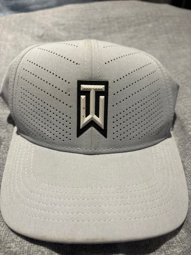 Tiger Woods Nike Gray Golf Hat