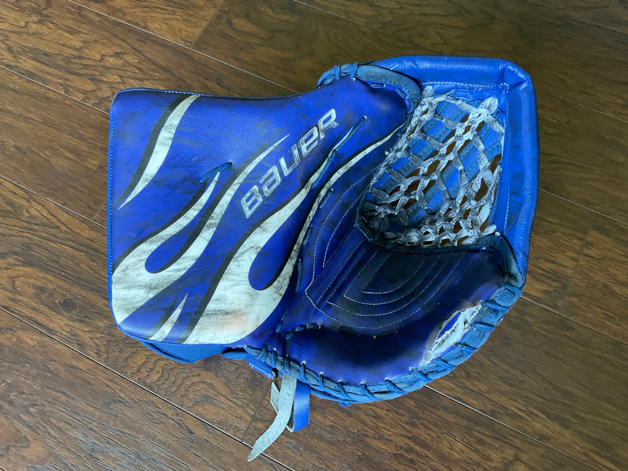 Custom Bauer Hyperlite Goalie Glove