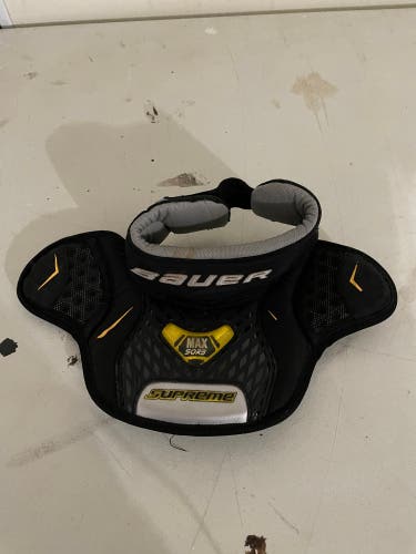 Bauer Supreme Goalie Neck Guard