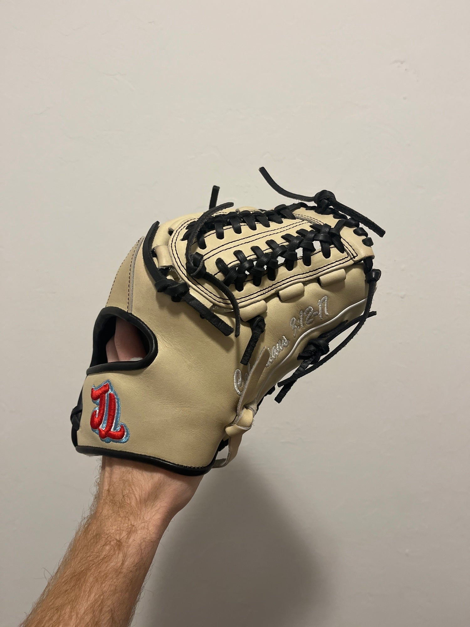 Davis Relacing - Wrapped up this Gloveworks X Davis