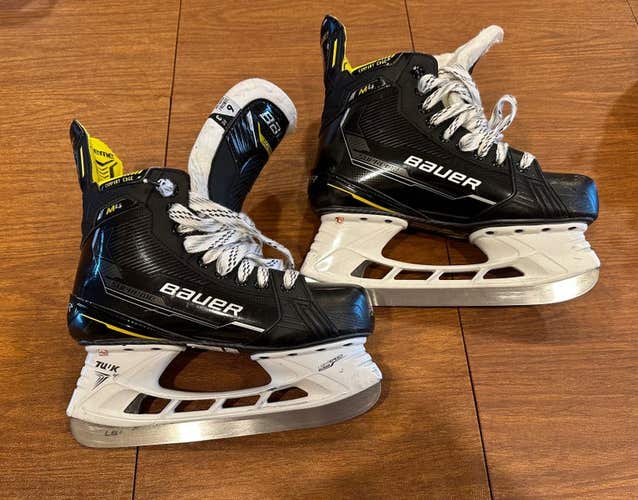 Intermediate Used Bauer Supreme M4 Hockey Skates size 6