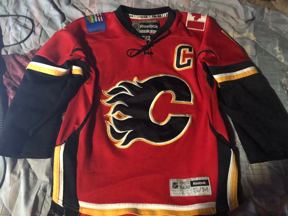 Reebok Premier Calgary Flames Mark Giordano NHL Jersey - Youth S/M
