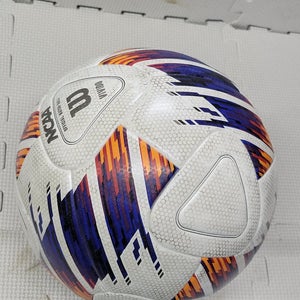 Used Wilson Vivido Official Match Ball 5 Soccer Balls