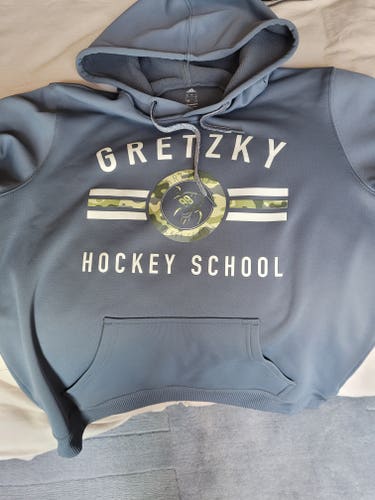 Gretzky Hockey School 99 Gray New Men's Medium Adidas Sweatshirt